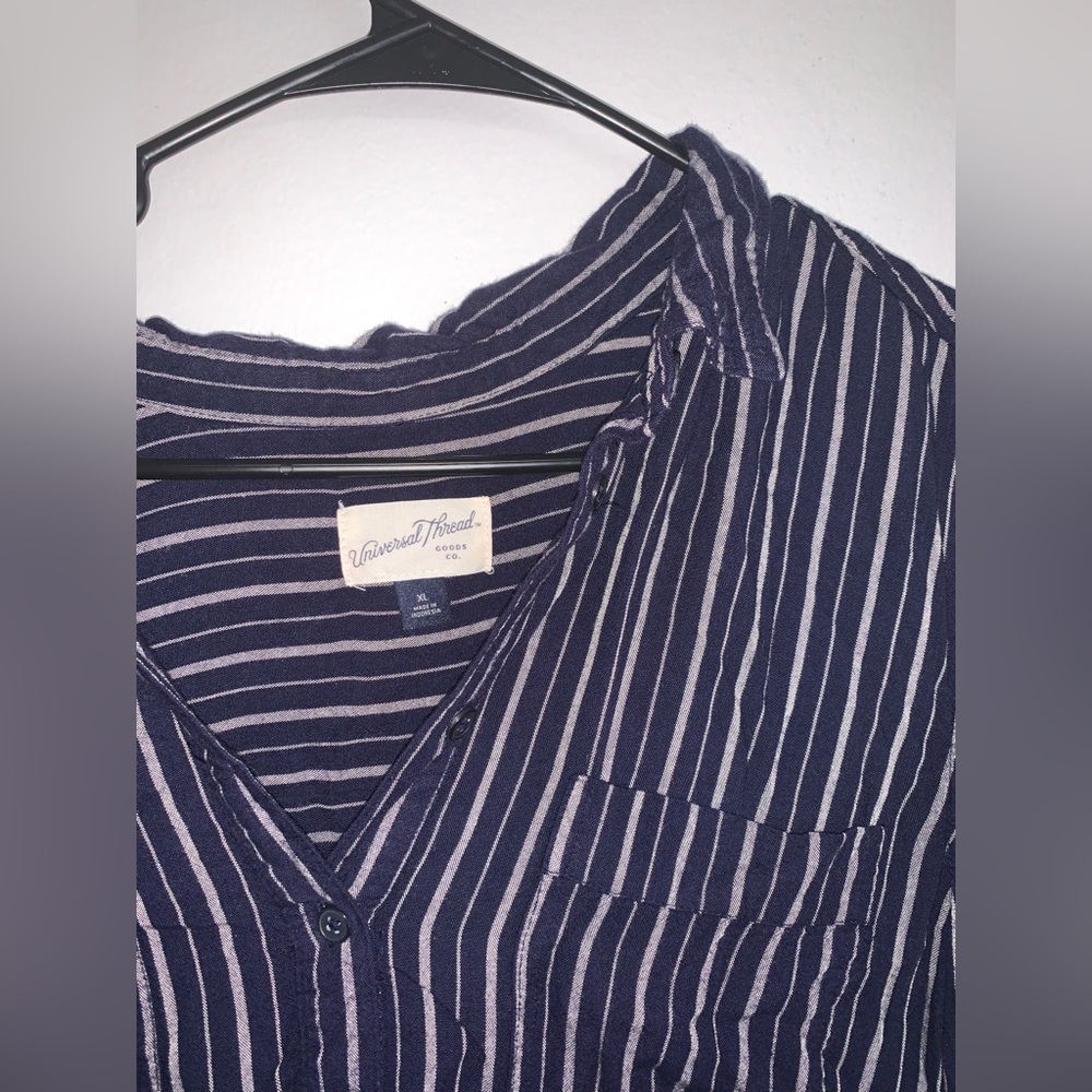 Universal threads top - Picture 2 of 2